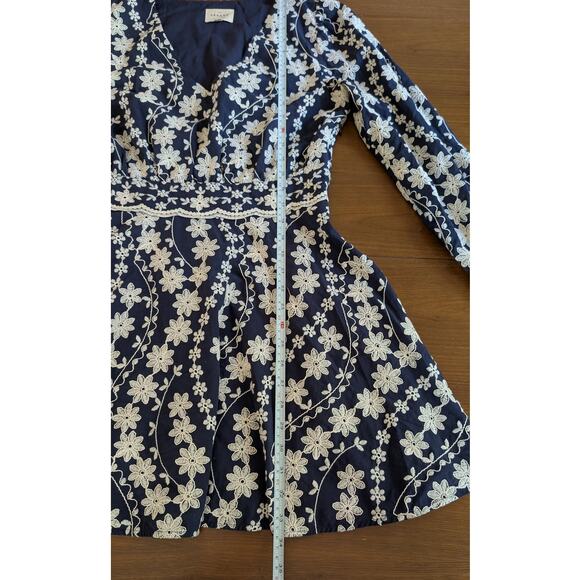 Sézane Ilona Navy Floral Print Embroidered V-neck Mini Dress, size 40/L - Picture 6 of 11